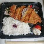 ひこま豚食堂＆精肉店 Boodeli - ミルフィーユかつ弁当　800円+8％（テイクアウト）
