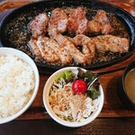 ひこま豚食堂＆精肉店 Boodeli - オーダーカット　ステーキ御膳（ヒレ109ｇ305円+リブロース109ｇ316円）+500円+10％