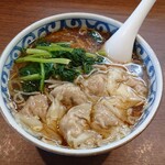 台湾牛肉麺店Fan - ワンタン麺(正油味)。