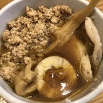 麺屋鈴春 - 醤油味玉らーめん＋挽肉丼