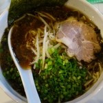 オカザキ - 醤油ラーメン680円