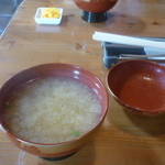 アルバトロス - カツ丼に付いてくる味噌汁