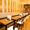大衆魚食堂 幸村 市ヶ谷 - 内観写真:少人数から大人数まで対応な広めのテーブル席