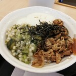 松屋 - 山形だしの三色丼￥590　120°