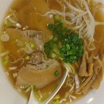 来恩 - チャーシューメ麺  (醤油)