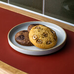 スタンプタウン コーヒー ロースターズ - ヘーゼルナッツ＆黒七味 、 チョコレートクッキー