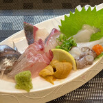 寿司倶楽部 一粋 - 刺身盛り合わせ