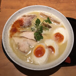 焼鳥とお茶漬け 風神 - Gの鶏そば　しろ（¥730）＋煮玉子（¥80）※税別