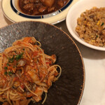 Rucchi Kore - パスタは蟹。ホロホロビーフシチューと油多め濃い炒飯