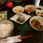 ななつの鐘 - 小鉢多すぎ。これが嬉しい