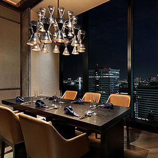 16階からの煌めく夜景は圧巻。記念日や接待利用にぴったり