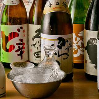 We offer a wide variety of sake that goes well with fish dishes. Plenty of sake and appetizers too