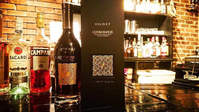 Alcoholix Anonymous in the Bar