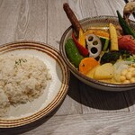 Rojiura Curry SAMURAI.  - チキンと一日分の野菜20品目