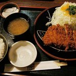 Fuji Katsu - ケルプ豚のロースカツ定食
