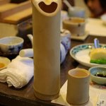 梅の花 - お酒は雰囲気のある竹筒で・・・