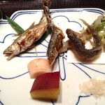 くろぎ - ●琵琶湖産稚鮎（揚げ・焼き）