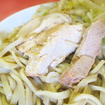 ラーメン二郎 - 豚の厚み