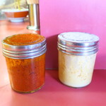 ラーメン二郎 - 卓上調味料