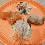 SENGDEE TERRACE - 前菜盛り合わせ(食べ放題):ヤムウンセン、ガイヤーン、白身魚チリソース、もやしサラダ