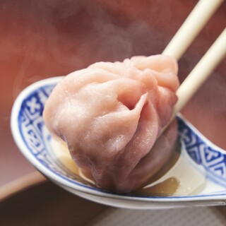 三茶初【小籠包専門店】！肉汁タップリ、作り立ての美味しさを✨