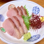 十八番 - ワラサのお刺身。