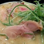 弘雅流製麺 - 鶏骨醤油らーめんの鶏チャーシュー