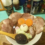 シゲジン - ビーフラーメン＋チャーブーまし＋赤ワインたまご