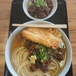 准手打ちな 満福うどん - ぼっかけ(大・冷)、とり天、ぼっかけ丼