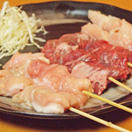 Himawari - 串焼きのお肉は鮮度抜群！盛合わせが6本で700円！(バラ・てっちゃん・ミノ)