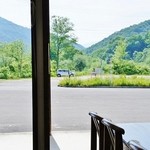 銀山茶屋 - お店様の店内から駐車場前の景色です（6/27UP）