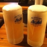 冷やされたジョッキに注がれた生ビール