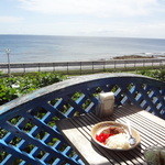 レストラン ふぁぶ - テラスから眺めた海