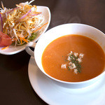 レストラン美咲亭 - セットのサラダとスープ。いつも癒されてます。