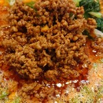 台湾牛肉麺店Fan - 挽き肉もたっぷり。