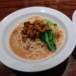 上海華龍 - 【2020.9.4(金)】本日のランチ②(坦々冷麺＋豚バラとキムチ炒め丼)1,000円の「坦々冷麺」