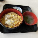 山川食堂 - 料理写真:カツ丼500円