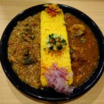 アグロカリー - 週替りカレーのナスのポークキーマカレーと梅チキンカレーのあいがけカレー