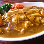 けん - とろ～り、チーズトッピングのカレー。