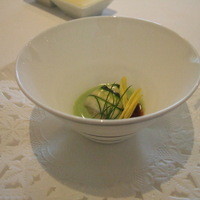 コンヴィヴィアリテ - ズッキーニとずわいがに・枝豆ソース