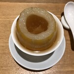 一碗水 - 蜜瓜燉白木耳(マクワウリ 生しろキクラゲ蒸しスープ)