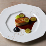 レストラン 桂姫 - フォアグラのポワレ　信州産ぶどうとパンデピス