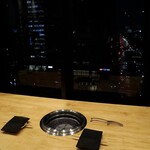 YAKINIKU A FIVE 徳 - 夜景の見れるカウンター席