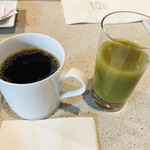 オチェーアノ - ドリンク。コーヒー（もしくは紅茶）はサーブして頂けます。