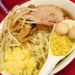 ラーメン二郎 - ラーメン小＋ニンニク多め＋ショウガ半分