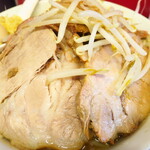 ラーメン二郎 - 豚