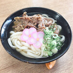 飯野屋 - 肉うどん
            想像してたより田舎麺タイプ