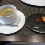レストラン ラ・フロレゾン・ドゥ・タケウチ - ～LE CAFÉ ET SES PRTITS FOURS～珈琲、小菓子と共に