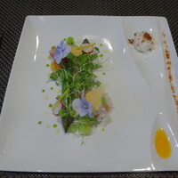 レストラン ラ・フロレゾン・ドゥ・タケウチ - ～L'ASPERGE VERTES～長野県産グリーンアスパラガスとバイヨンヌ産生ハムのジャルダニエール パルメザンのコポーとクロカン うずら卵と共に