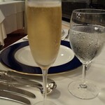 レストラン ルミエール - アンジ・ジロー エスプリ